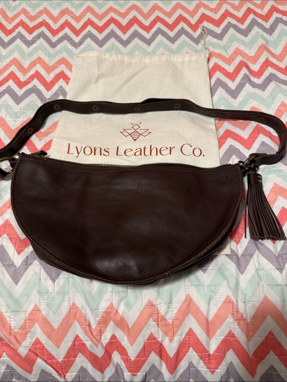 Lyons Leather Queen Bee & tassel - espresso